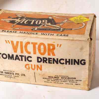 Drench gun box