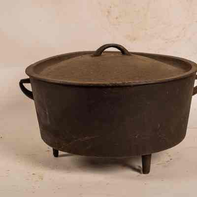 14 Inches Camp Oven
