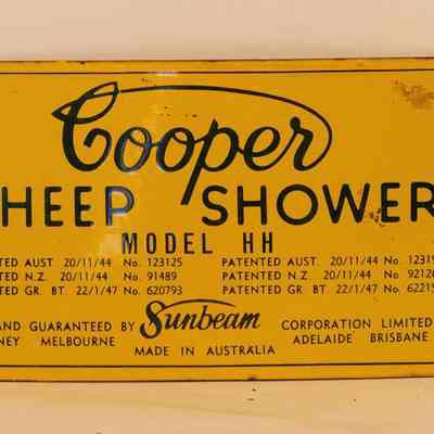 Enamel sign