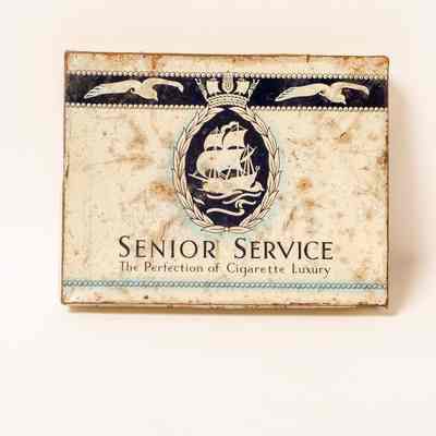 Tobacco tin