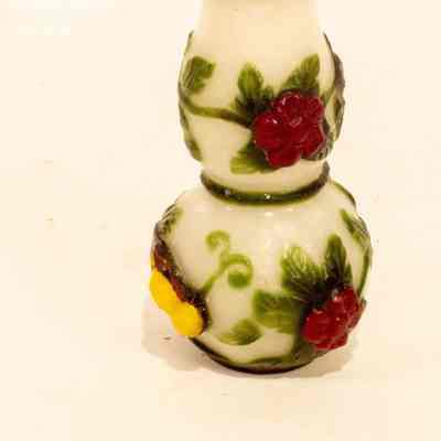 Small very decorative glass snuff bottle from Japan