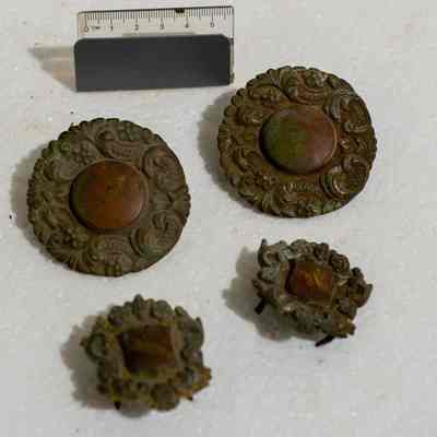 Saddle plaques