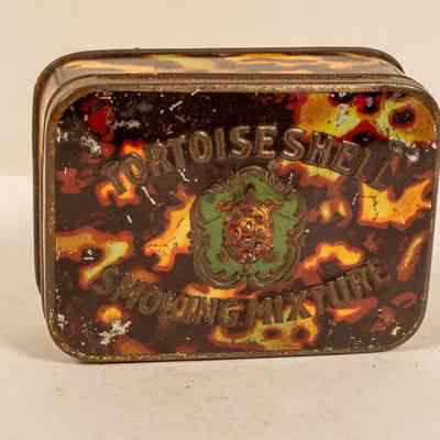 Tobacco tin