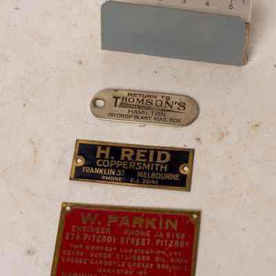 Machinery plaques