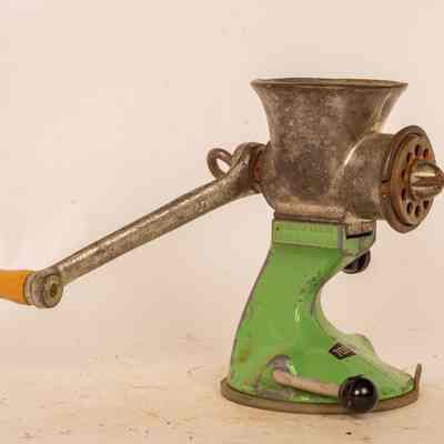 Meat grinder