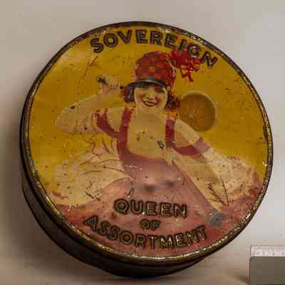 Biscuit tin