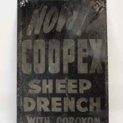 Tin sign