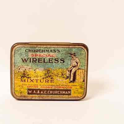 Tobacco tin