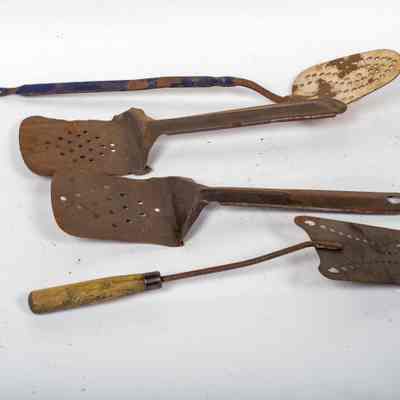 Pan Lifters
