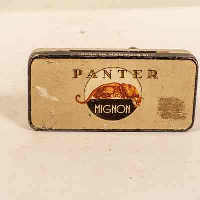 Tobacco tin