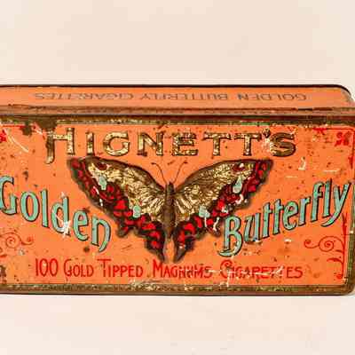 Tobacco tin