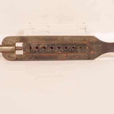 Thread cutter