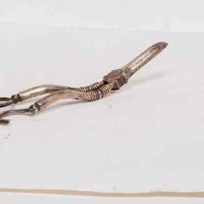 Grape tongs