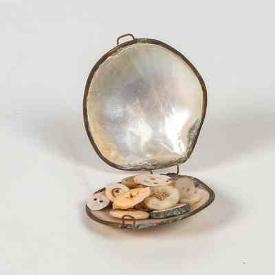 Small complete shell