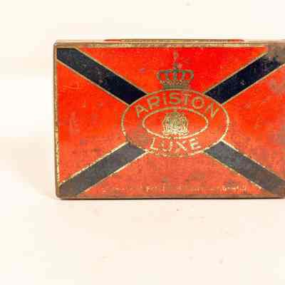 Tobacco tin