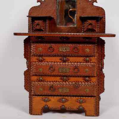 Chip craft dresser