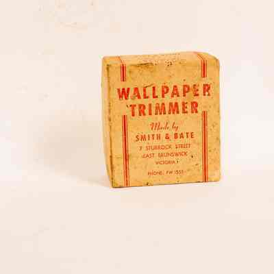 Wall paper trimmer