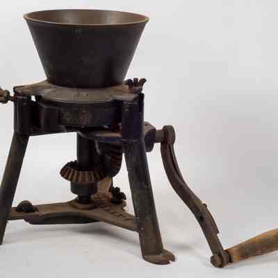 Cast Iron Grain Grister