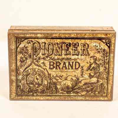 Tobacco tin
