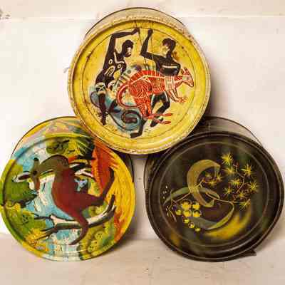Biscuit tins