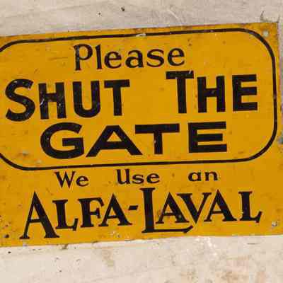 Tin Sign