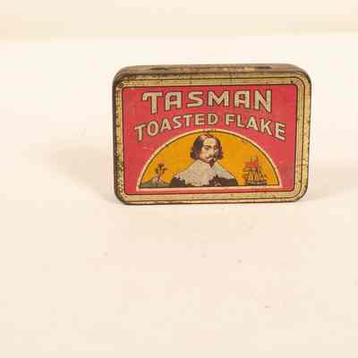 Tobacco tin
