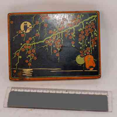 Tabacco tin