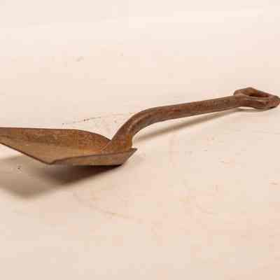 Roll metal Shovel