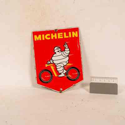 Convex sign, Michelin