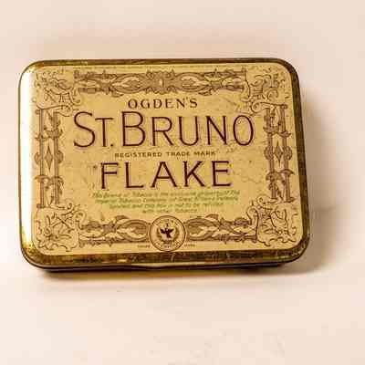 Tobacco tin
