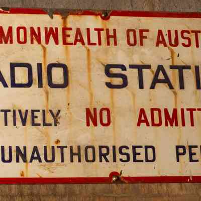 Enamel sign