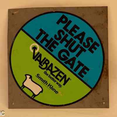Tin Sign