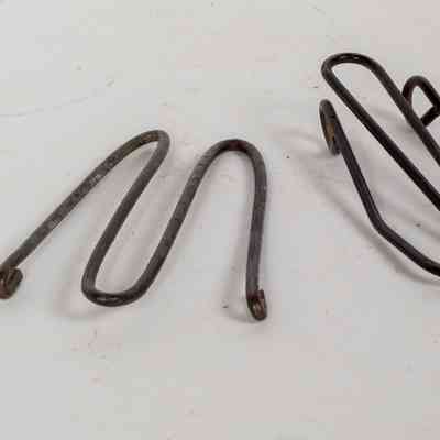 Clothes pegs - wire