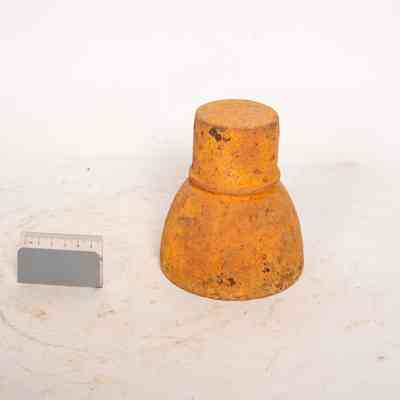 Cast iron insulator caps