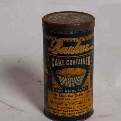 Cake containers tin