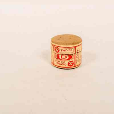 Tobacco container