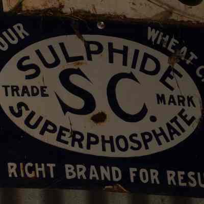 Sulphide superphosphate sign