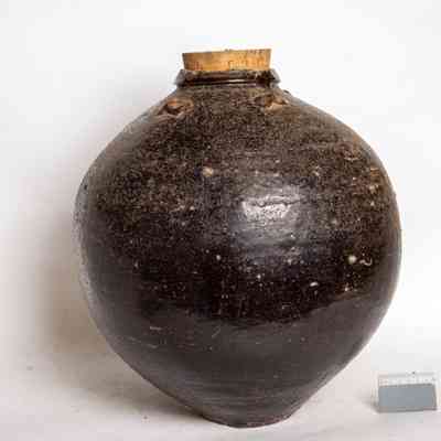 Lug jars
