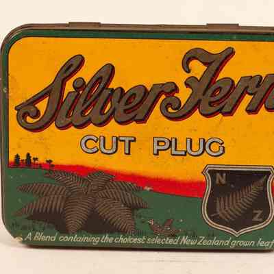 Tobacco tin