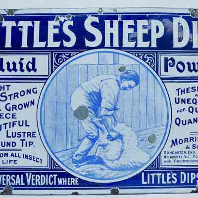 Enamel sign