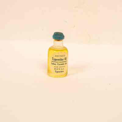 Bottle type writer oil