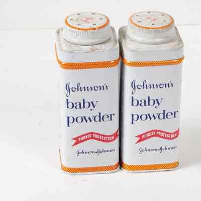 2x tins of Johnsons Baby Powder