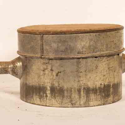 Bread roll cutters