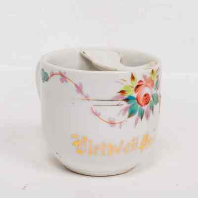 Mustache, Mug