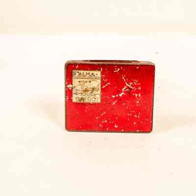 Tobacco tin