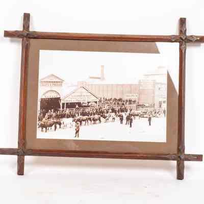 Colonial Frame