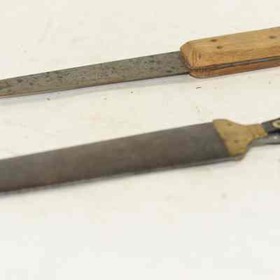 Knife and steel,