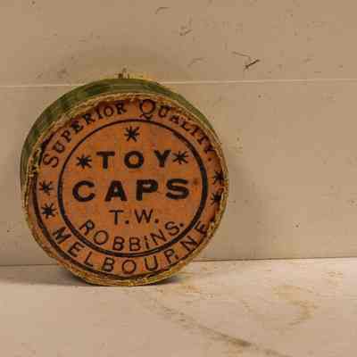 Toy caps