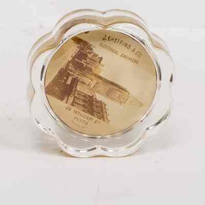 Paper weight