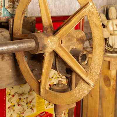 Shearing overhead gear